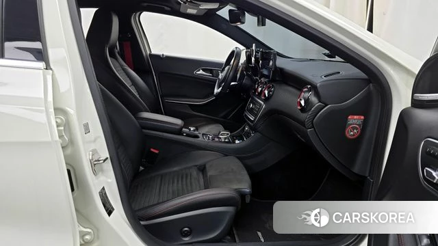 Mercedes-Benz A-Class W176 2018 Белый из Кореи, фото 2