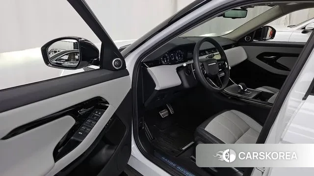 Land Rover Range Rover Evoque 2nd Generation 2024 Белый из Кореи, фото 2