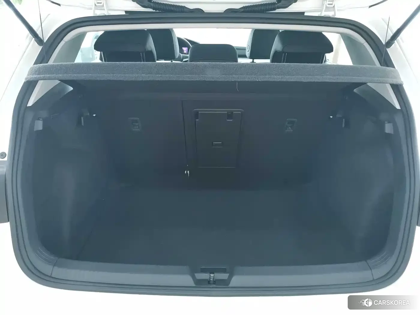 Volkswagen Golf 2021 Белый из Китая, фото 2