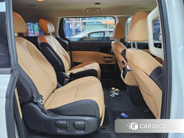 Kia Carnival 4th generation 2023 Белый из Кореи, фото 2