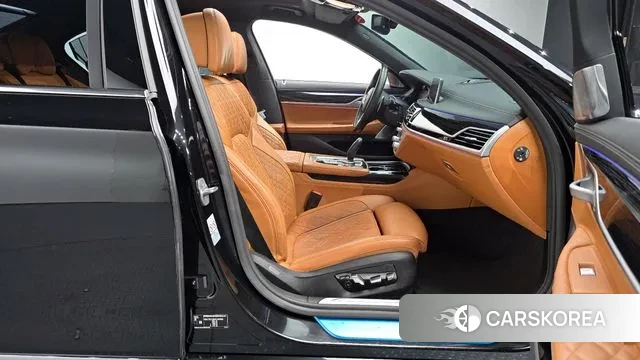 BMW 7 Series (G11) 2022 Черный из Кореи, фото 2