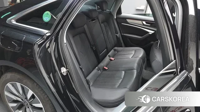 Audi A6 (C8) 2021 Черный из Кореи, фото 2