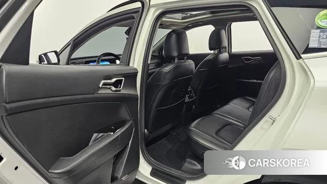 Kia Sportage 5th Generation 2023 Белый из Кореи, фото 2