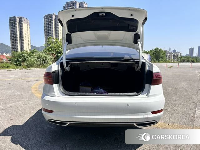 Volkswagen Sagitar 2022 Белый из Китая, фото 2