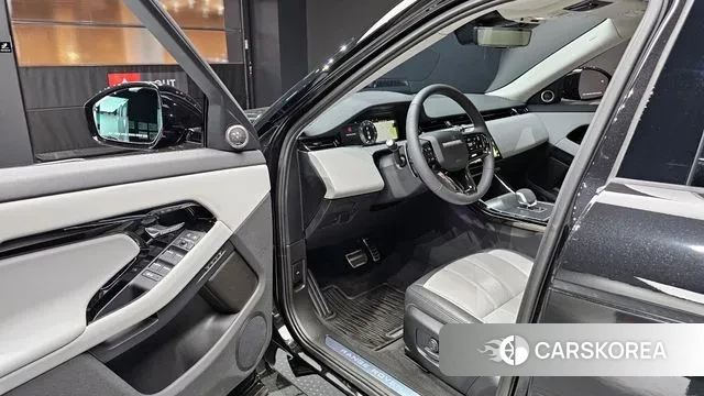 Land Rover Range Rover Evoque 2nd Generation 2025 Черный из Кореи, фото 2