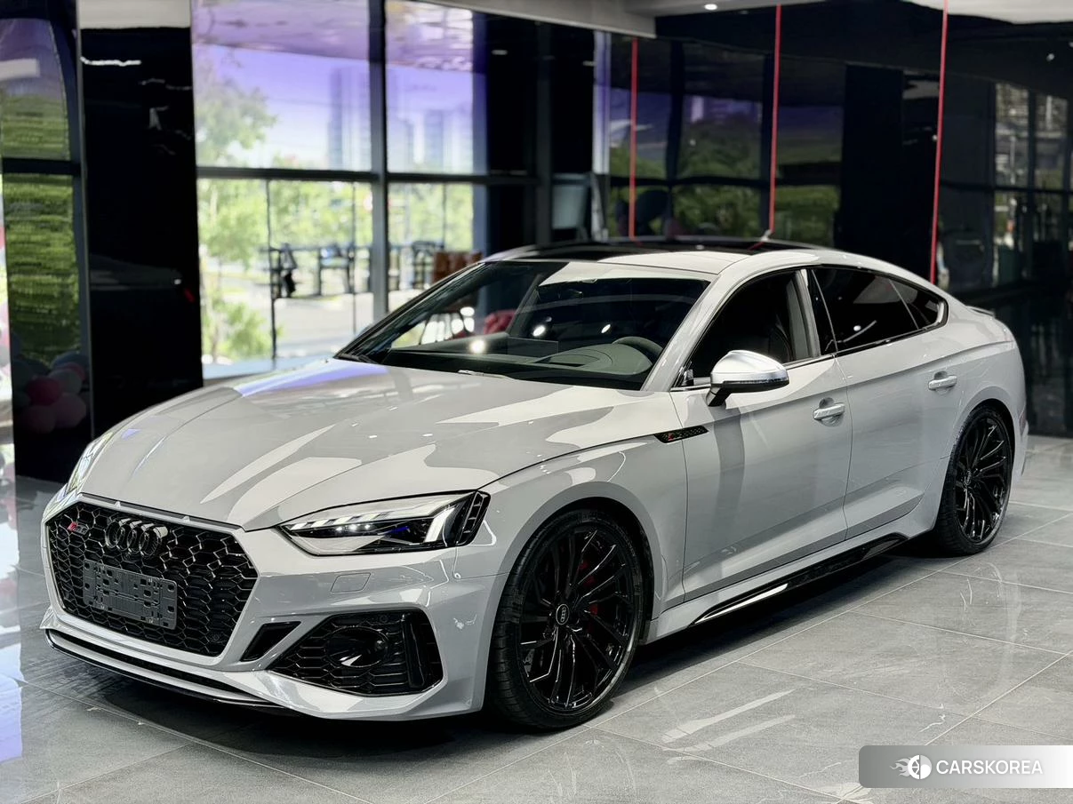 Audi RS 5 2021 Серебристо-серый из Китая, фото 2