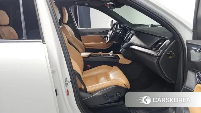 Volvo XC90 second Generation 2021 Белый из Кореи, фото 2