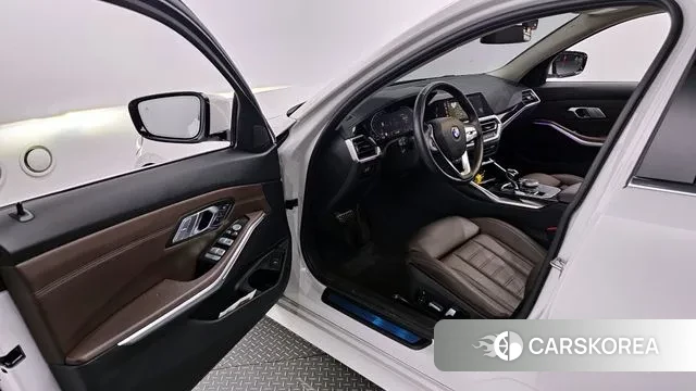 BMW 3 Series (G20) 2022 Белый из Кореи, фото 2