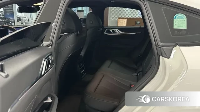 BMW i4 2025 Белый из Кореи, фото 2