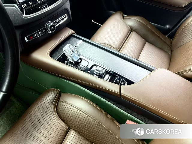 Volvo XC90 2021 Черный из Китая, фото 2