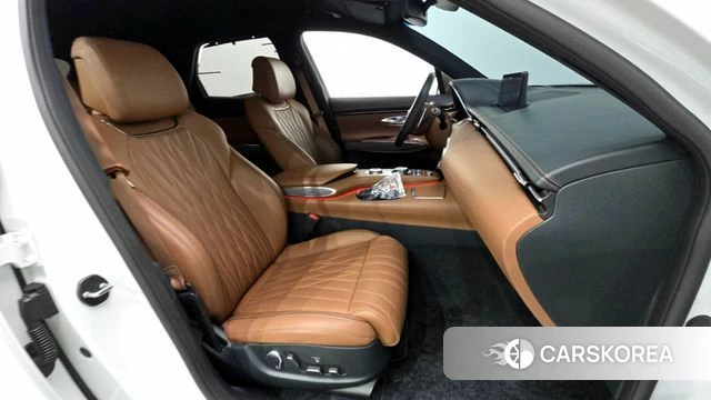 Genesis GV70 2023 Белый из Кореи, фото 2