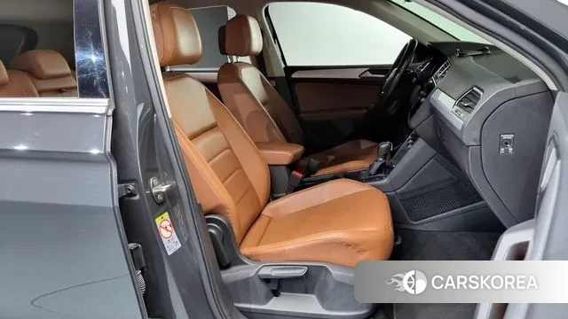 Volkswagen Tiguan second Generation 2018 Серый из Кореи, фото 2