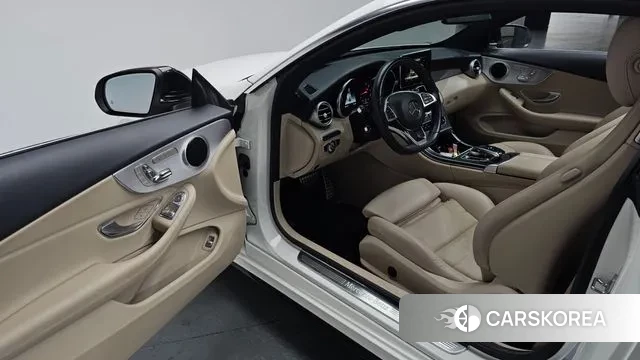 Mercedes-Benz C-Class W205 2018 Белый из Кореи, фото 2