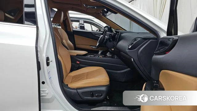 Lexus NX350h Second generation 2023 Белый из Кореи, фото 2