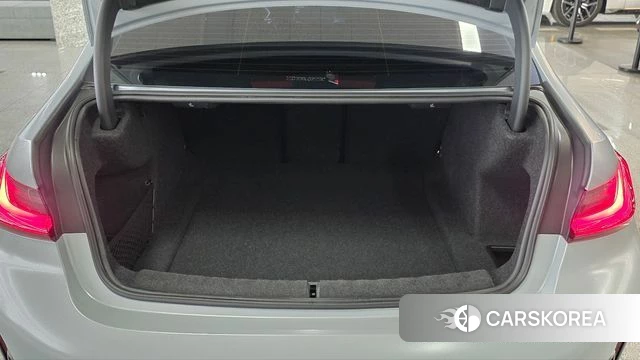 BMW 3 Series (G20) 2025 Серебристо-серый из Кореи, фото 2