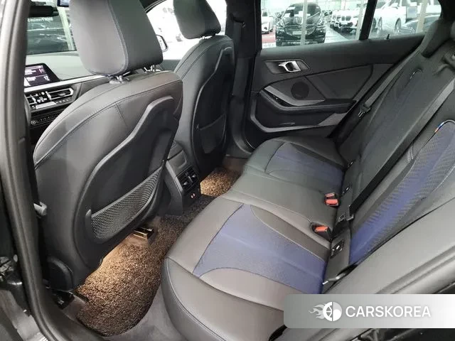 BMW 1 Series (F40) 2024 Черный из Кореи, фото 2