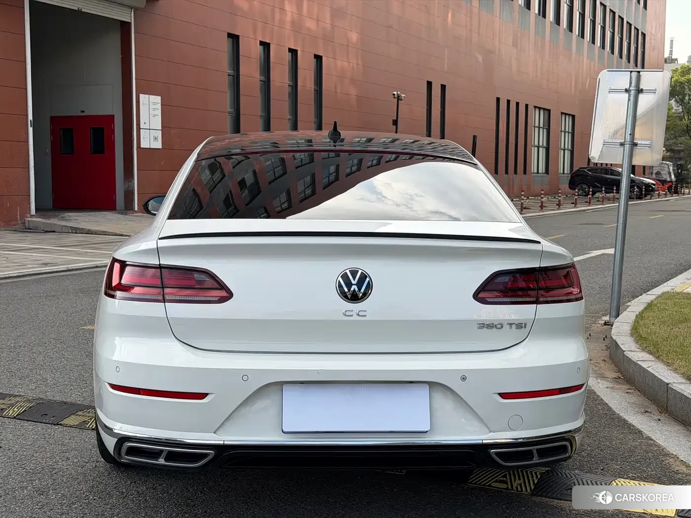 Volkswagen FAW-Volkswagen CC 2023 Белый из Китая, фото 2