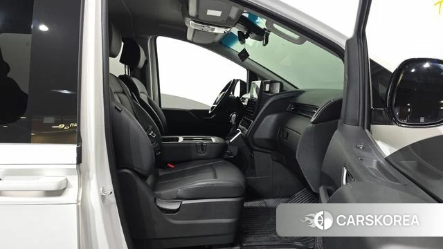 Hyundai Staria 2025 Белый из Кореи, фото 2