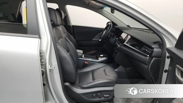 Kia Niro Plus 2022 Серебряный из Кореи, фото 2