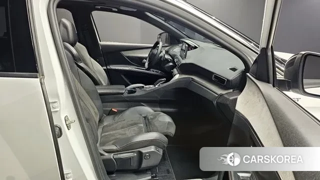 Peugeot 5008 second generation 2022 Белый из Кореи, фото 2