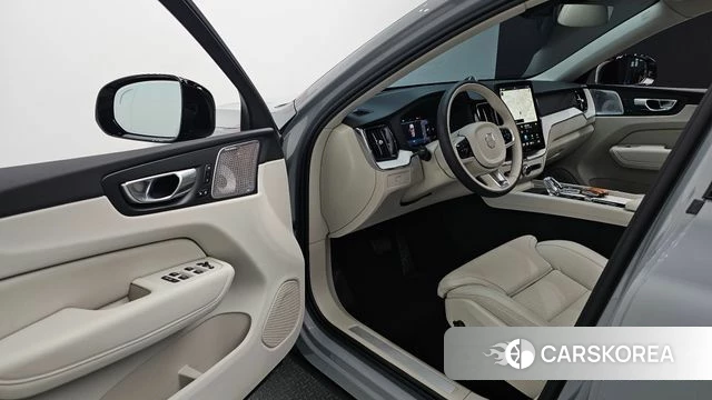 Volvo XC60 second Generation 2026 Серебристо-серый из Кореи, фото 2