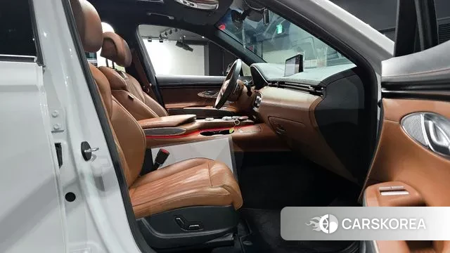 Genesis GV70 2021 Белый из Кореи, фото 2