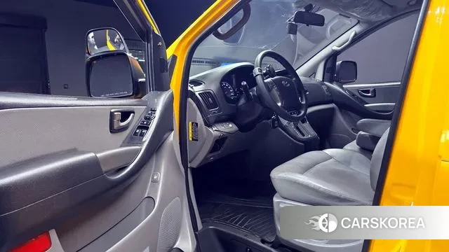 Hyundai The New Grand Starex 2018 Желтый из Кореи, фото 2