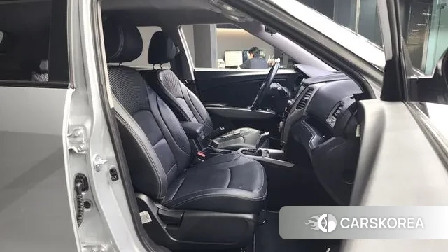 Ssangyong Tivoli Armor 2018 Серебристо-серый из Кореи, фото 2