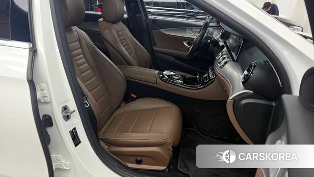 Mercedes-Benz E-Class W213 2020 Белый из Кореи, фото 2