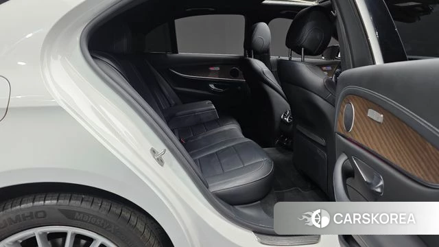 Mercedes-Benz E-Class W213 2022 Белый из Кореи, фото 2