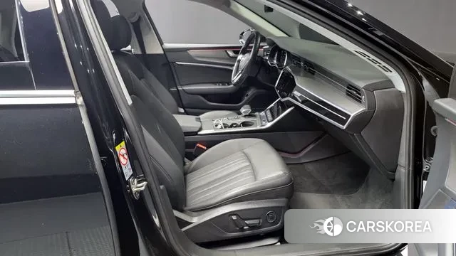 Audi A6 (C8) 2020 Черный из Кореи, фото 2