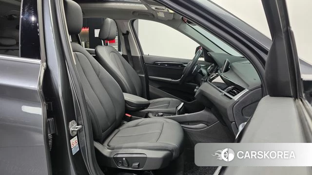 BMW X1 (F48) 2018 Серый из Кореи, фото 2