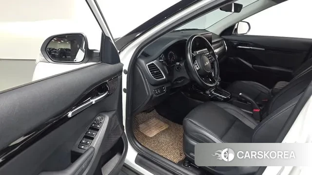 Kia Seltos 2021 Белый из Кореи, фото 2