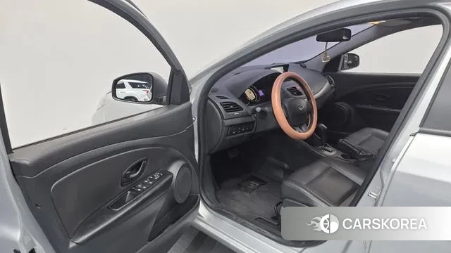 Renault Korea (Samsung) SM3 Neo 2018 Серебристо-серый из Кореи, фото 2