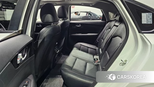 Kia The New K3 2nd generation 2021 Белый из Кореи, фото 2