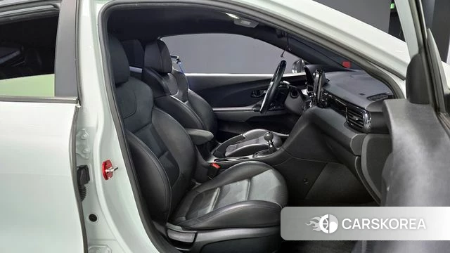 Hyundai Veloster (JS) 2018 Светло-серебряный цвет из Кореи, фото 2