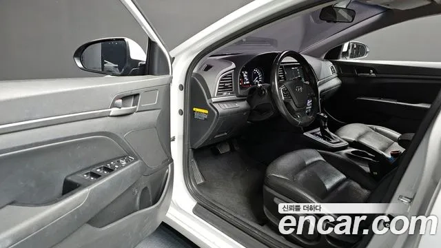 Hyundai Avante AD 2018 Белый из Кореи, фото 2