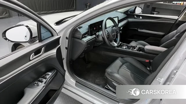 Kia The New K5 Hybrid 3rd generation 2024 Серебристо-серый из Кореи, фото 2