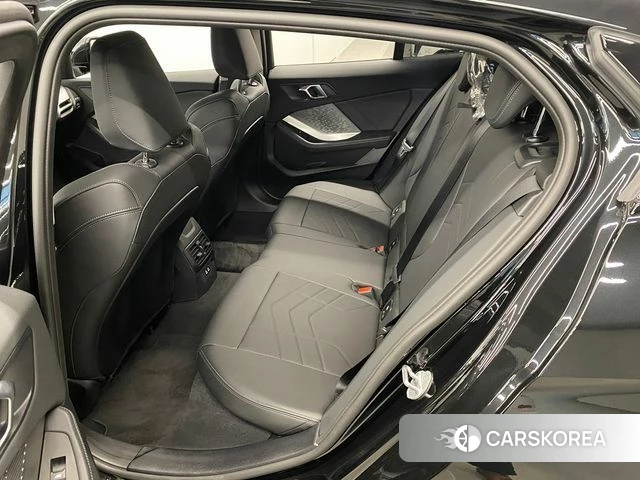 BMW 1 Series (F70) 2025 Черный из Кореи, фото 2