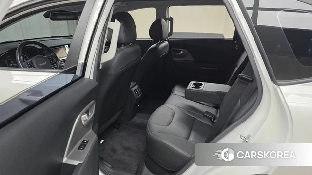 Kia Niro Plus 2023 Белый из Кореи, фото 2