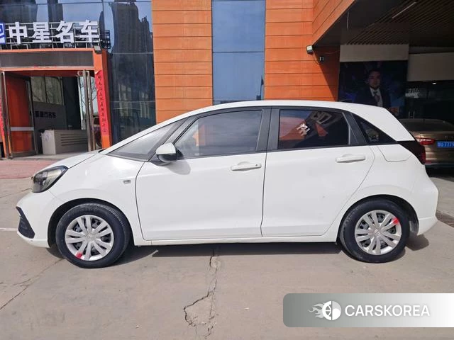 Honda Fit 2023 Белый из Китая, фото 2
