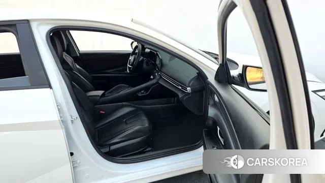 Hyundai The New Avante (CN7) 2023 Белый из Кореи, фото 2