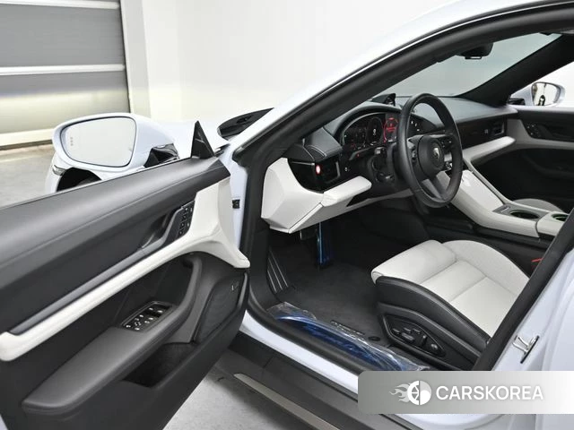 Porsche Taycan 2025 Жемчужный цвет из Кореи, фото 2