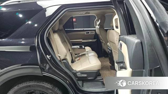 Ford Explorer 6th Generation 2022 Черный из Кореи, фото 2