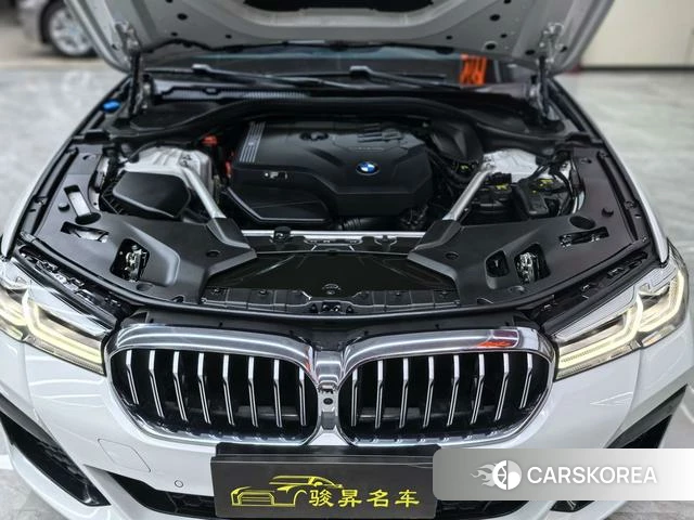 BMW 5 series 2022 Белый из Китая, фото 2