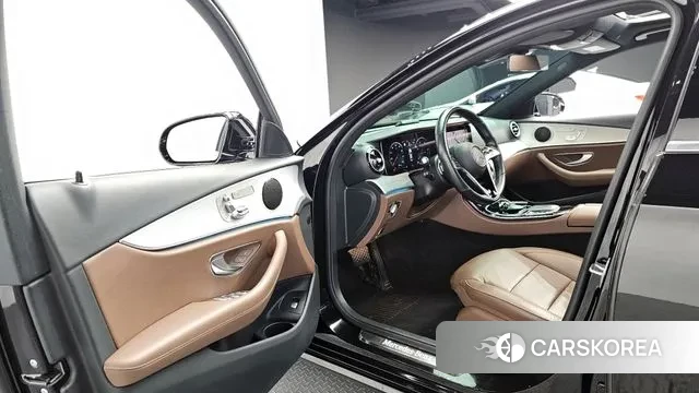 Mercedes-Benz E-Class W213 2020 Черный из Кореи, фото 2