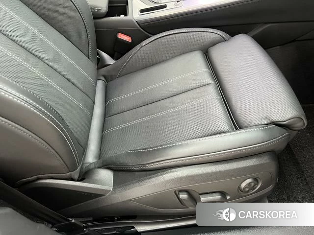 Audi A4L 2023 Белый из Китая, фото 2