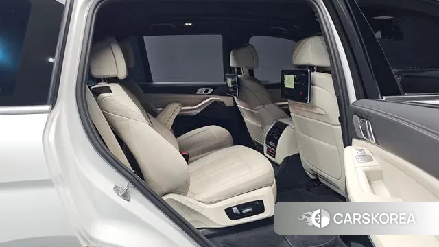 BMW X7 (G07) 2022 Белый из Кореи, фото 2