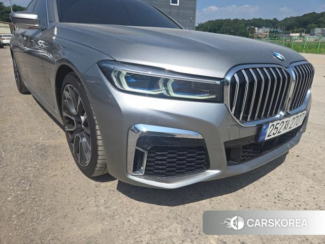 BMW 7 Series (G11) 2022 Песочный из Кореи, фото 2