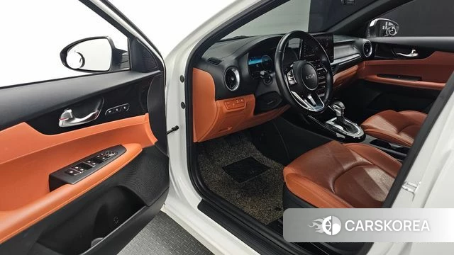 Kia The New K3 2nd generation 2021 Белый из Кореи, фото 2